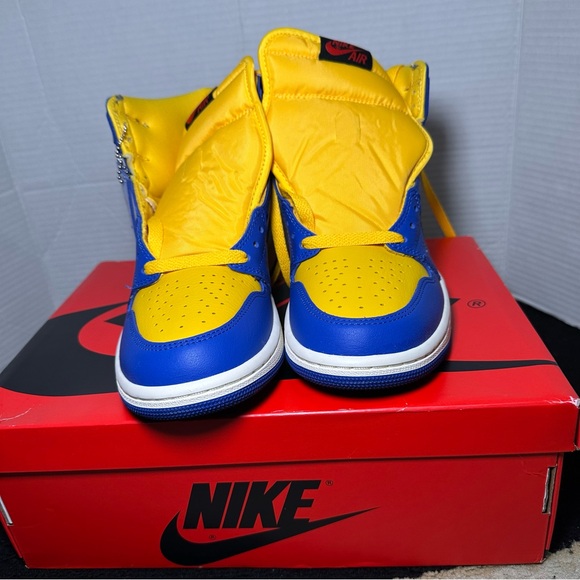 Nike Air Jordan 1 Retro High OG Reverse Laney Women Shoe FD2596-700 New with box - Picture 2 of 12